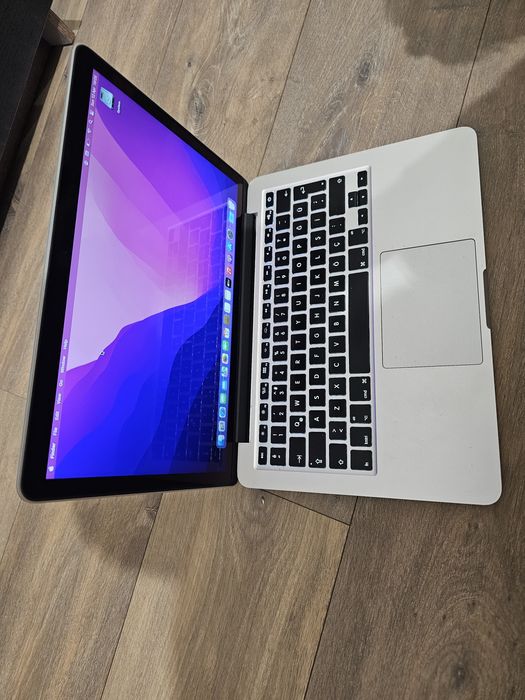 Macbook A1502 2015