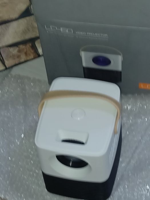 Видео проектор Apeman  LC450