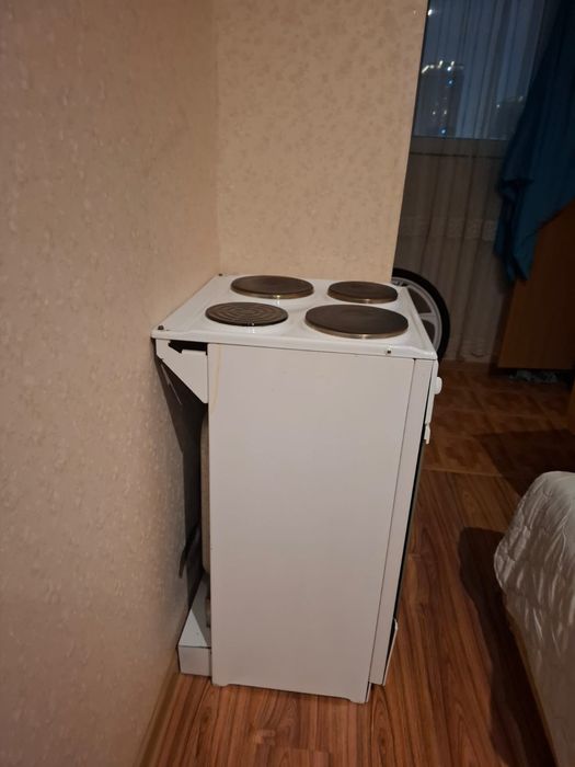 Продам электро плиту