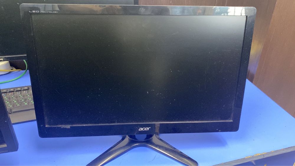 Продам Мониторы