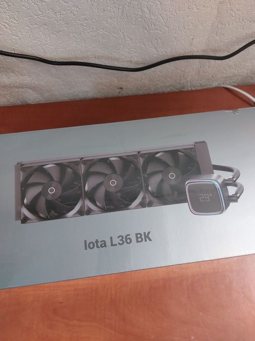 Liquid cooler nou Argb cu afisaj temperatura,argb,alb 360mm,sigilat!