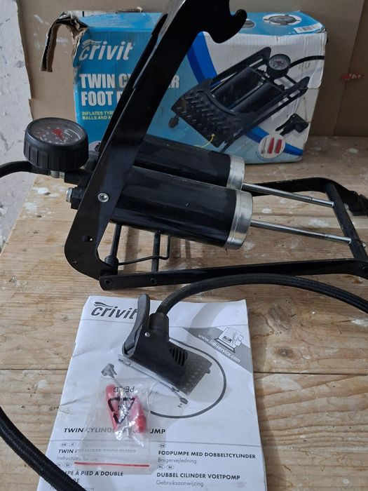 Pompa de picior nouă