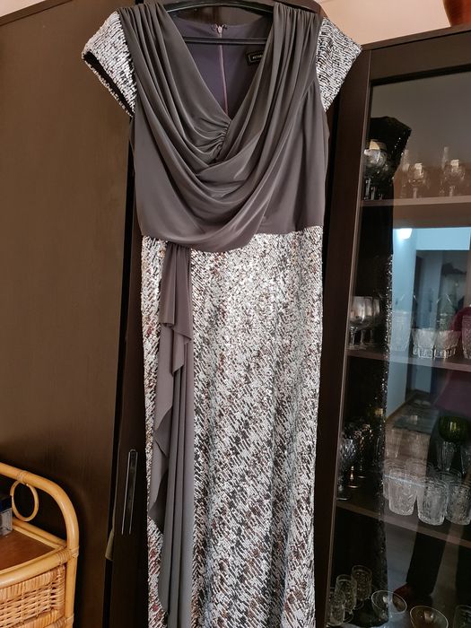 Продам вечернее платье в пол размер 48-50