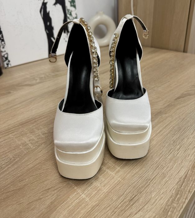 Pantofi de mireasa marimea 33/34