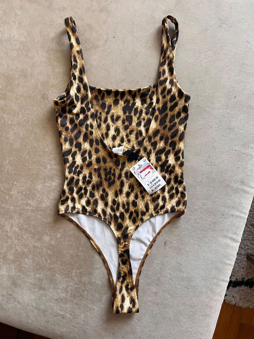 Zara къс клин с боди