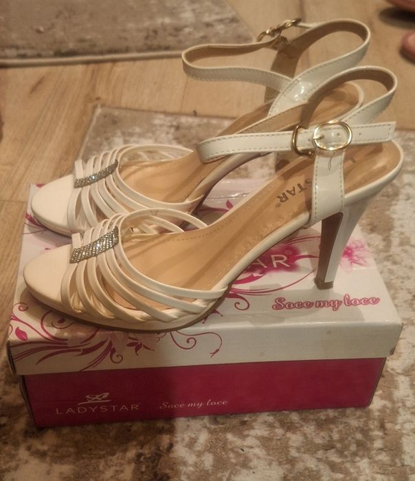 Vand sandale mar.37 cul.ivory