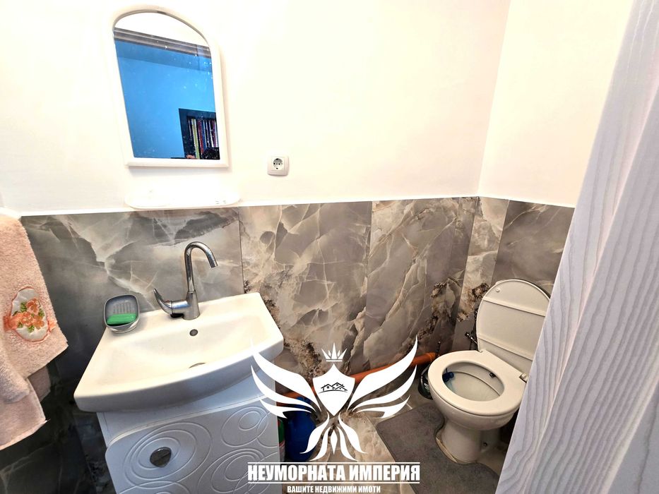 Двуетажна вила/къща 102РЗП с 882кв. двор село Долнослав, обл.Пловдив