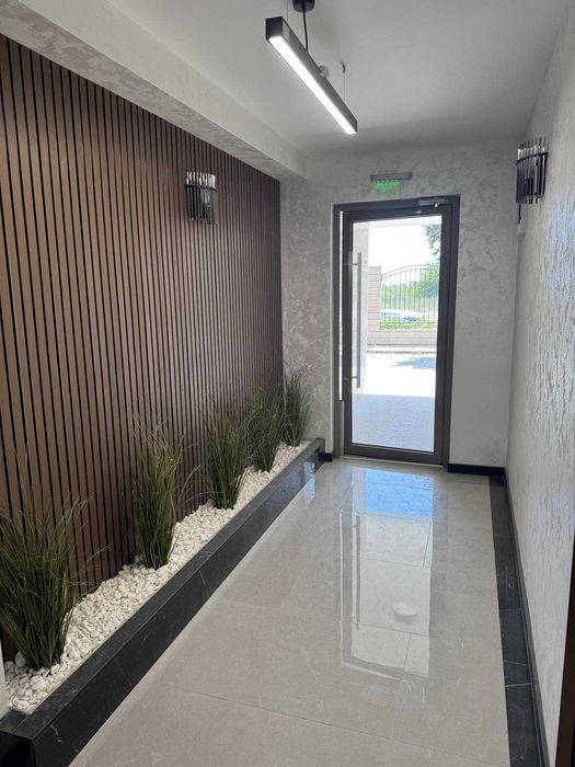 Продава се Тристаен апартамент в Пловдив, Беломорски - 121 кв.м за 1533 €/кв.м - Снимка #1