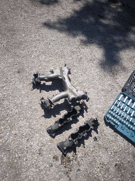 Всмукателен колектор 4.2 tdi 326