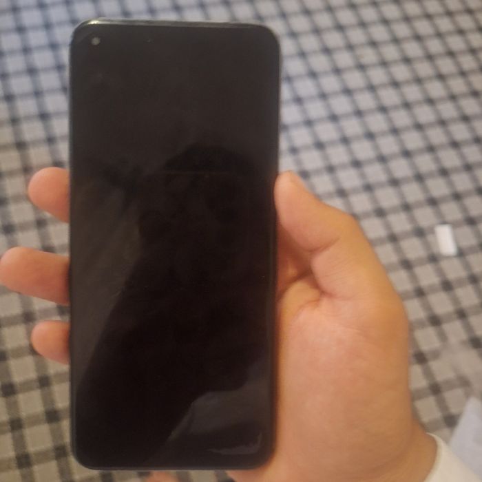 Realmi 8i  kamera ozroq singan narxi bilan kelishamiz