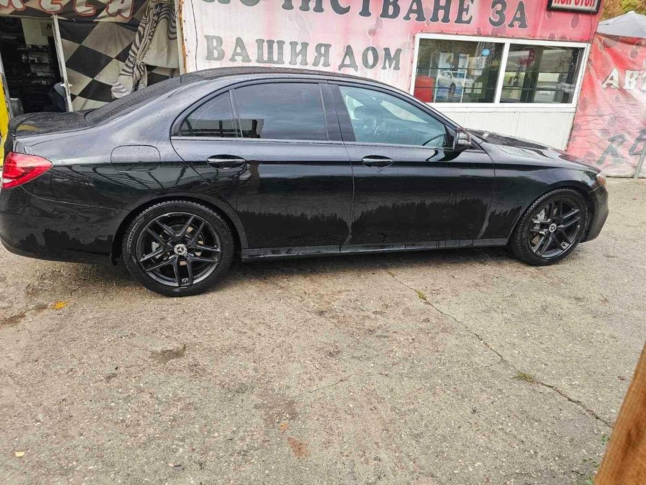 Оригинални 19" AMG джанти с почти нови зимни гуми Hankook 245/45/19 за Mercedes
