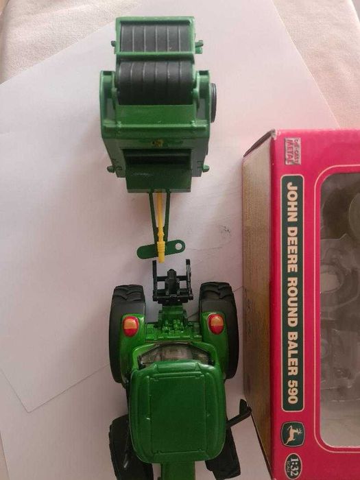 macheta tractor + presa se recomanda a fi un cadou