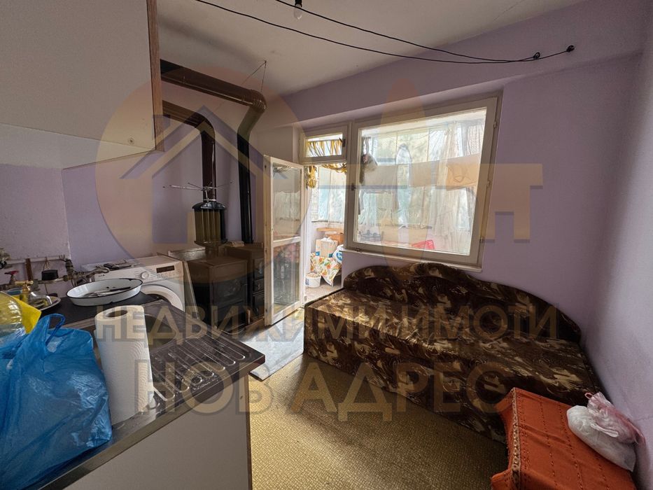 Продава се Двустаен апартамент в Търговище, Запад 3 - 60 кв.м за 931 €/кв.м - Снимка #1