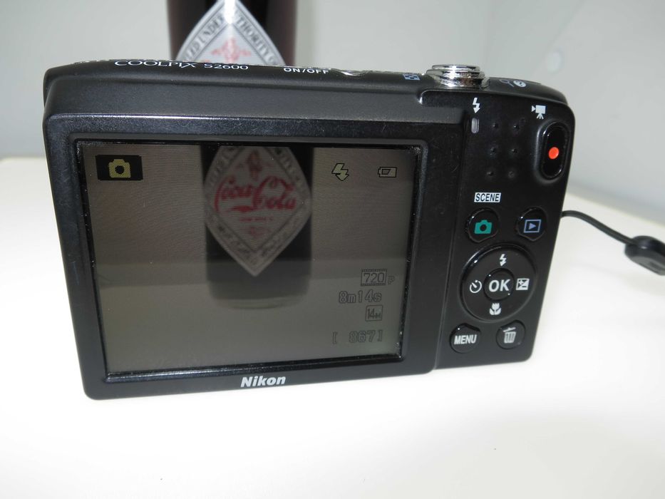 Nikon Coolpix S2600 стилен ултра компактен фотоапарат Работи Отлично