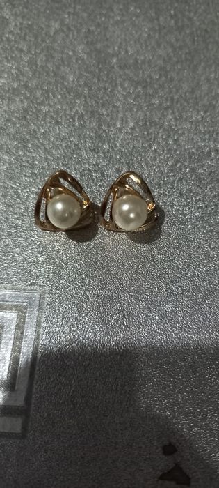 Продам новые серьги.
