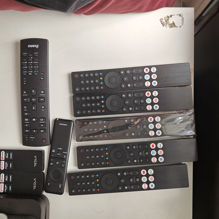 Telecomenzi TV, diverse sortimente.