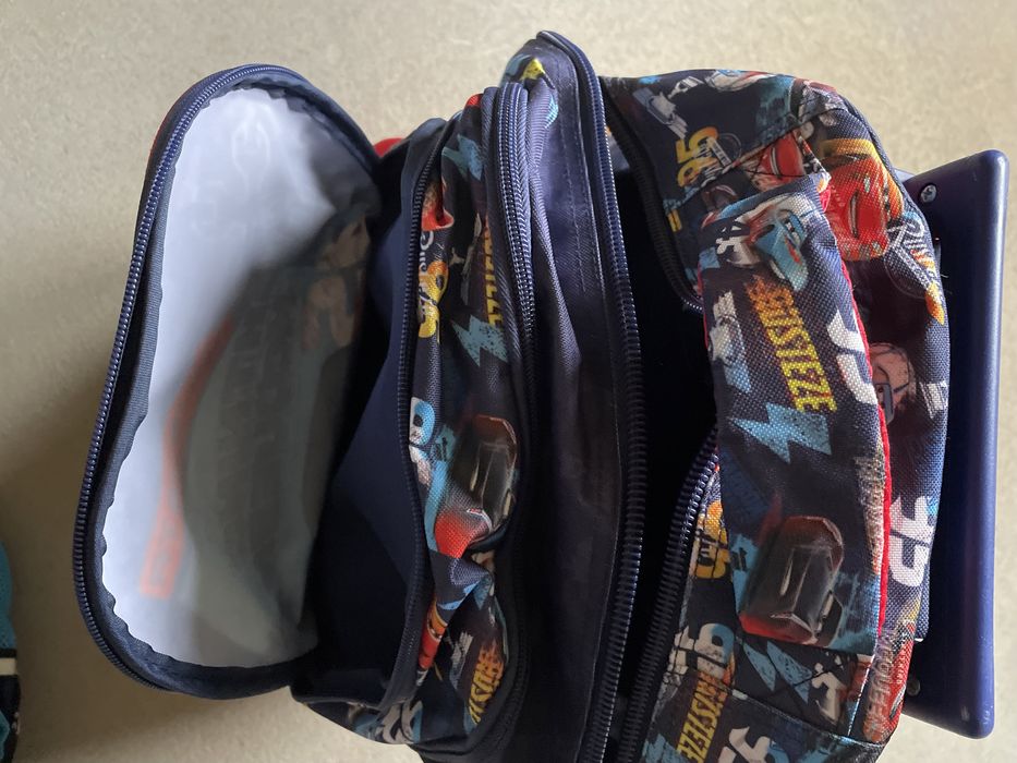 Giozdane pt scoală cu roti 100 lei bucata