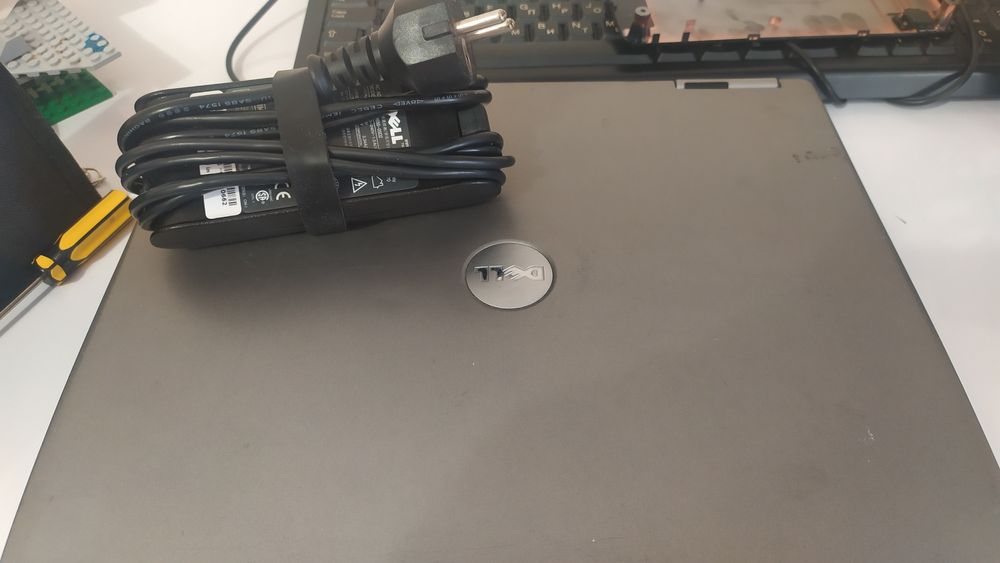 Ноутбук Dell с COM и LPT портами