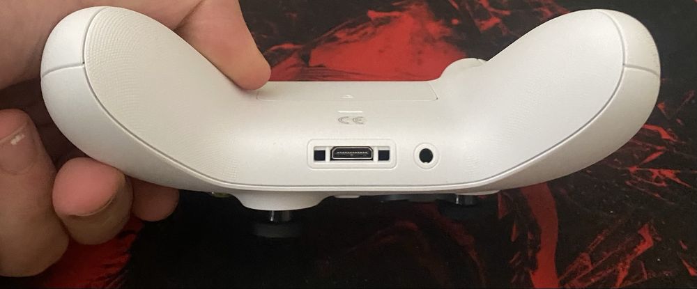 Xbox controller Robot white