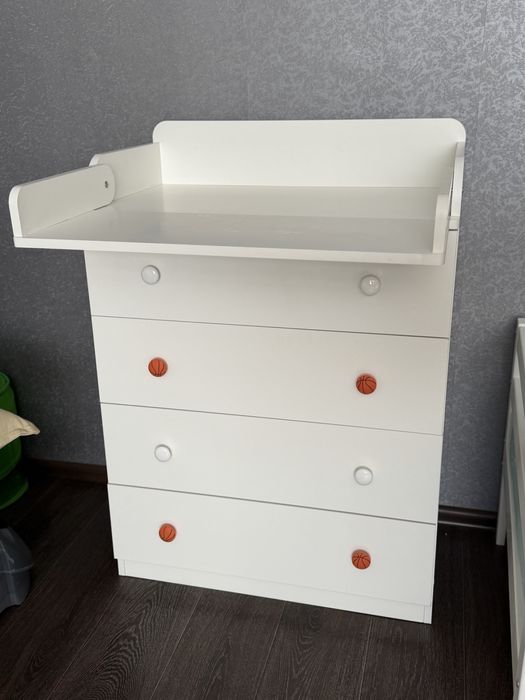 Пеленальный стол-комод