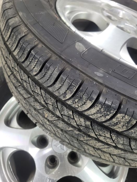 Шины 215 /70 r16