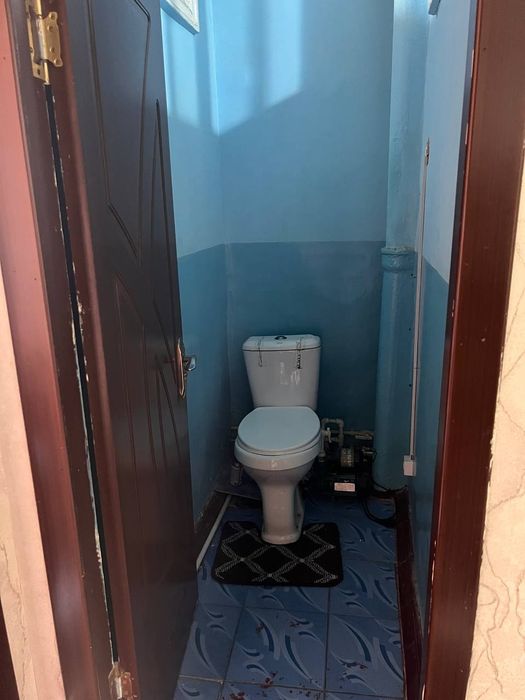 Квартира сотилади 2 хона 2 этаж кирпичном дом