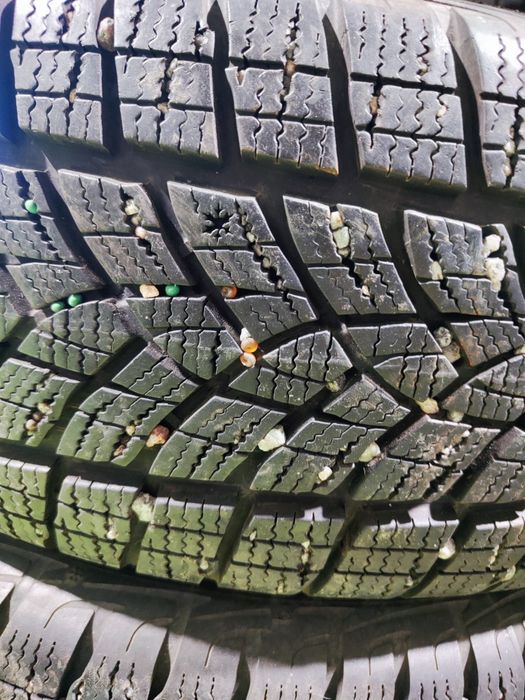 4 бр зимни 225/60/17 Goodyear