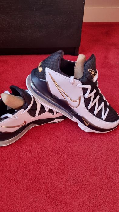 Маратонки Nike Lebron