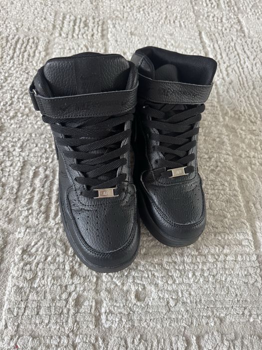 Продам Кроссовки