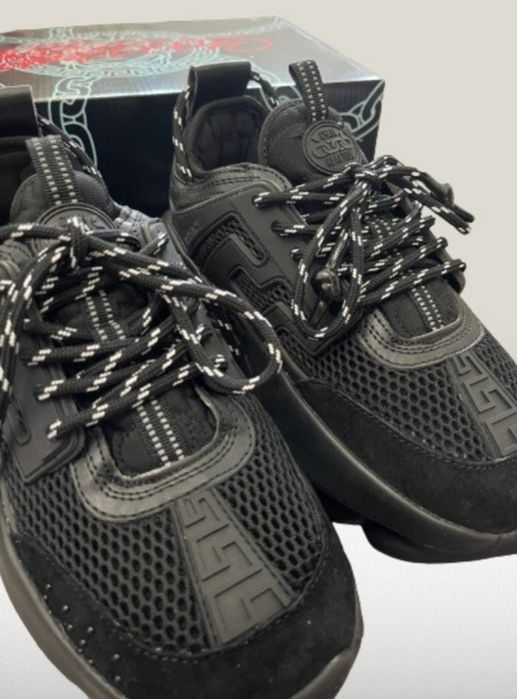 Adidași Versace chain reaction
