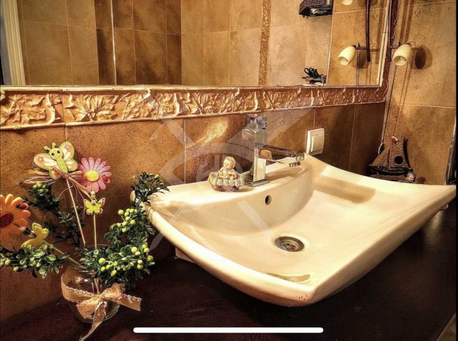 Дава се под наем Четиристаен апартамент в София, Младост 2 - 135 кв.м за 1386.18 € - Снимка #13