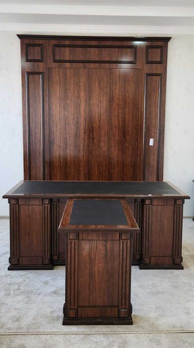 Офис учун мебеллар Сотилади, Рахбар учун столлар.