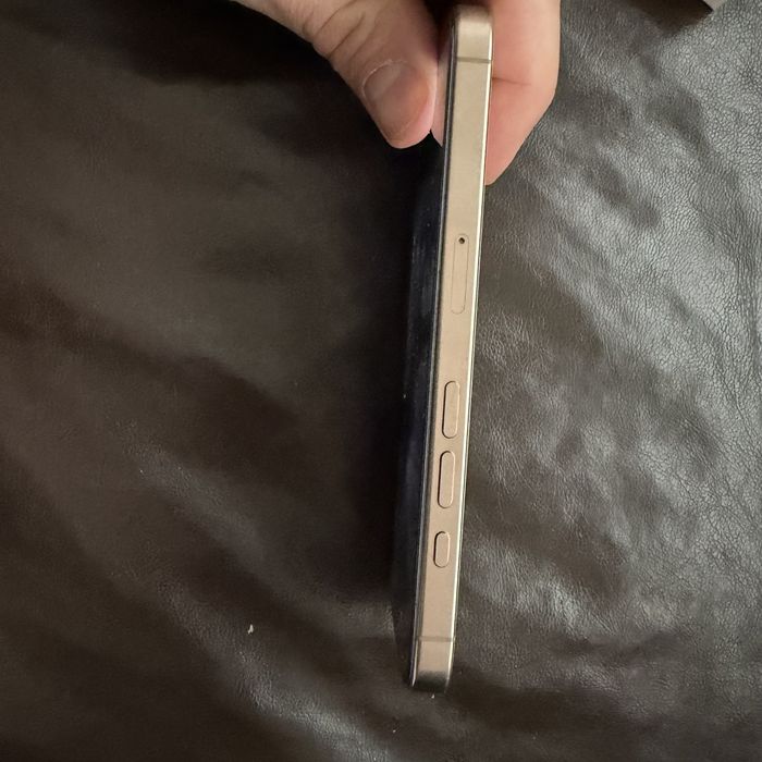 Iphone 16 pro desert