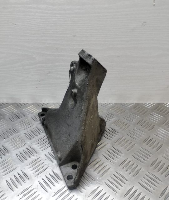 Suport motor cod 8d0199308l 8d0199308l Audi A6 4B/C5 seria