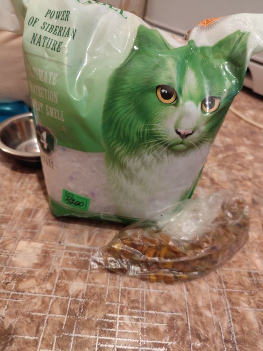 Продам для кошек товары