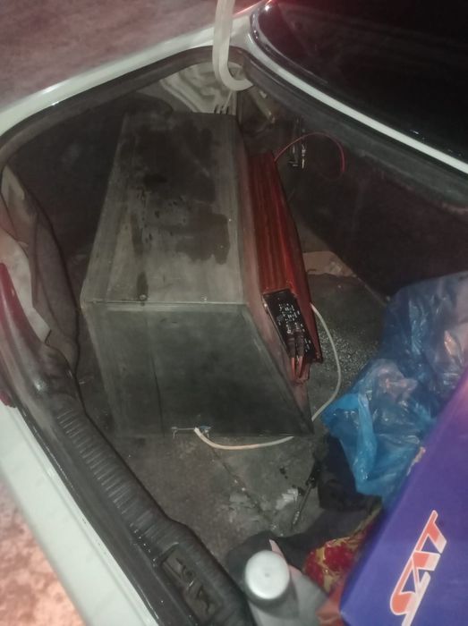 Продам Саб с усилителем