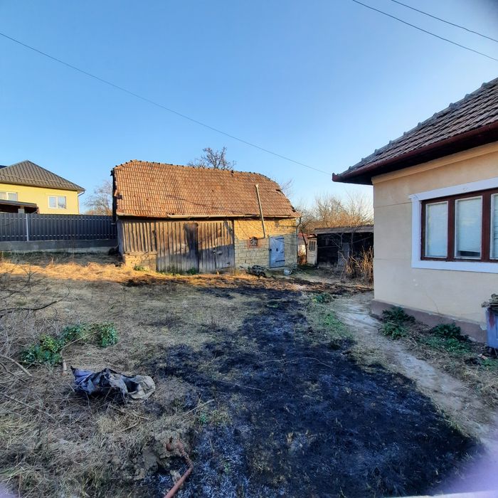 Vand Casa in centrul Feleacului, teren 700 mp.