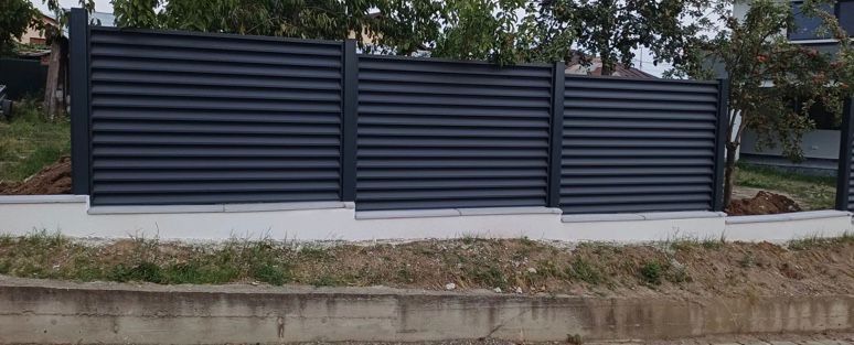 Garduri si porti stil jaluzele sipca metalica tabla cutata