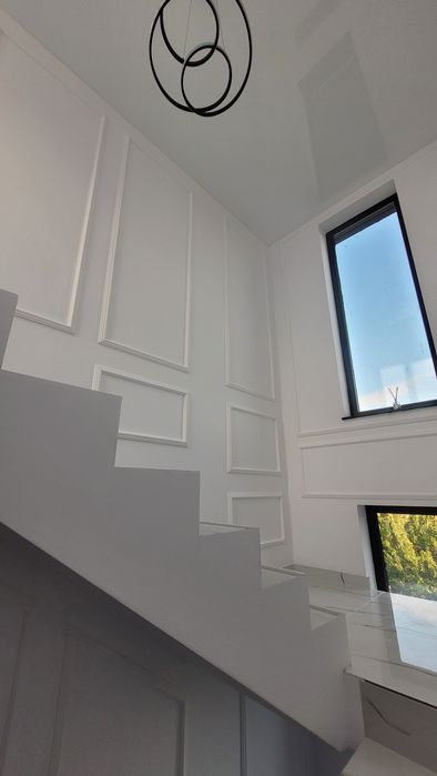 Reducere 50% manopera.  Meseriaş:  Gresie, Glet, Var, Parchet