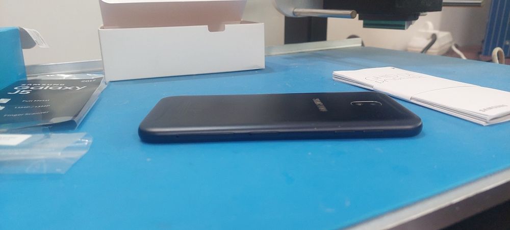 Telefon Samsung J5