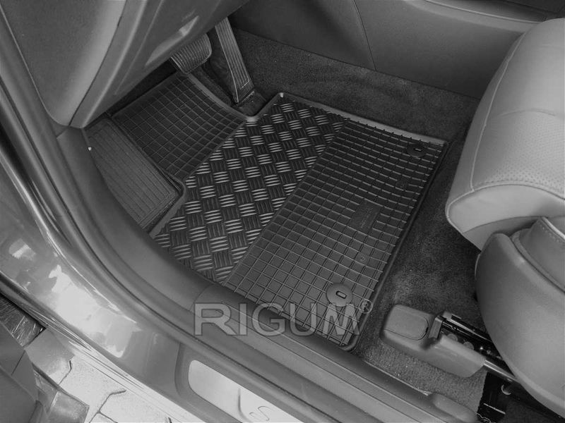 Гумени стелки или багажник HYUNDAI Santa Fe 2019-2021 и след 2021г.