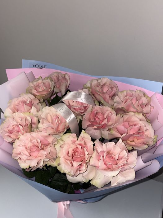 Пышные букет розы