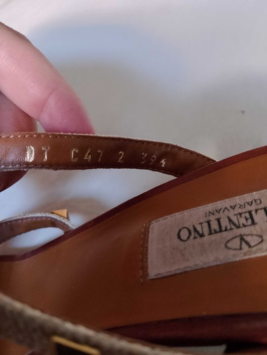 Оригинални сандали - Valentino Garavani Rockstud