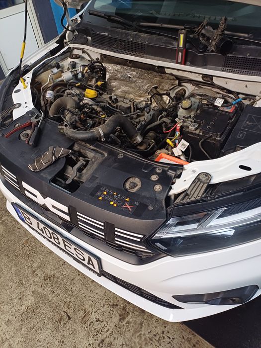 Vând piese logan 3 an 2021