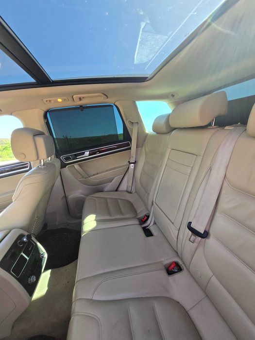 VW Touareg 4.2TDI V8 380к.с...R line ..KeyGo Dynaudio ..DISTRONIC