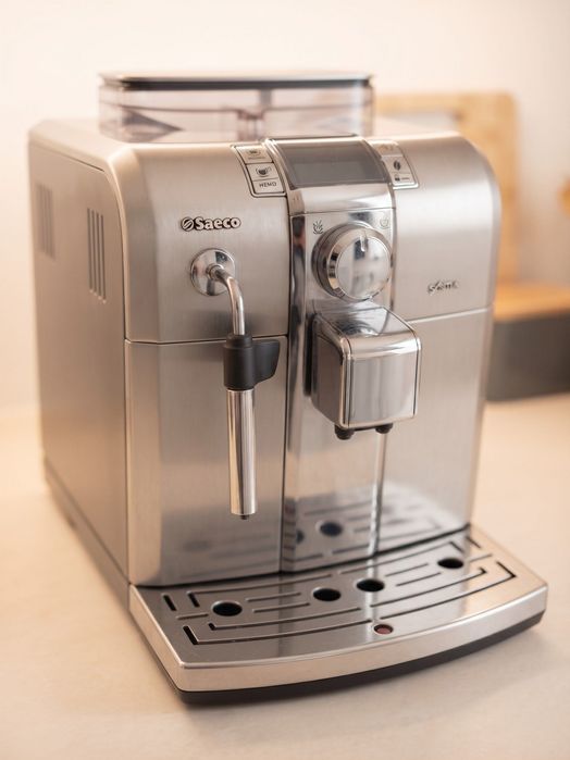 Espressor automat Saeco Syntia SUP 037DR – Inox, Râșniță încorporată, Made in Italy