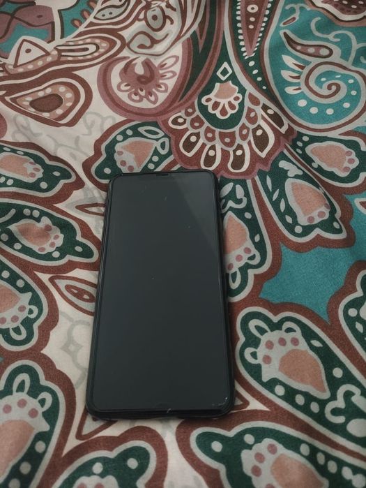 Продам Айфон XS max.