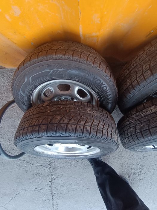 Продам резину зимние 175/70/13