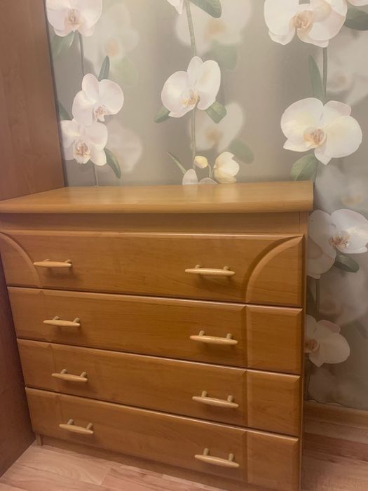 Спальный шкаф и тумбы