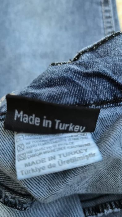 Продам новые детские джинсы